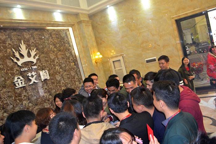 pp电子新年开工，2017撸起袖子拼命干！