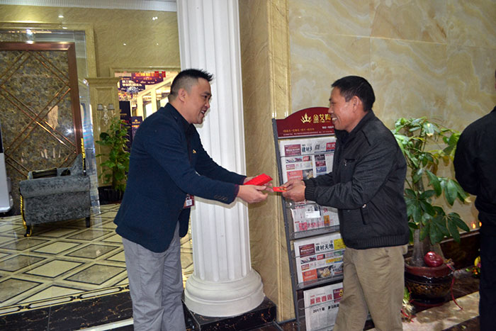 pp电子新年开工，2017撸起袖子拼命干！