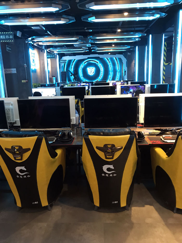 pp电子现代仿古砖案例:别说了，一路去这个1000方的网咖开黑！