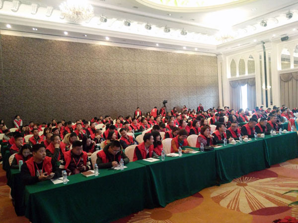 pp电子瓷砖“大格局·大趋向·大刷新”2018年度经销商峰会圆满实现
